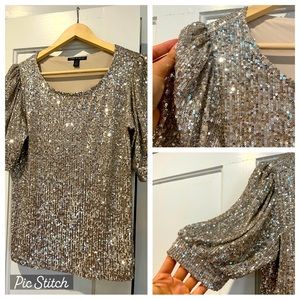 🥂sequin puffed sleeve top size medium